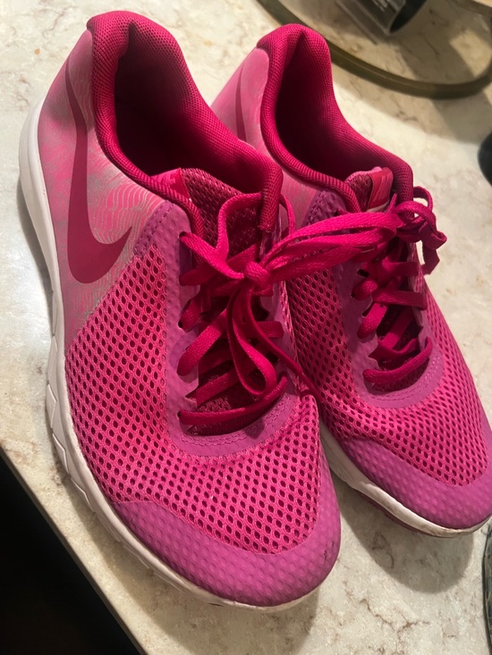 Nike Other - Nike Kids Bright Pink Mesh Athletic Sneakers